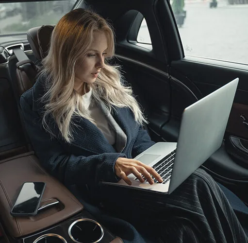 Trabajando, aprendiendo mediante e-learning en el coche